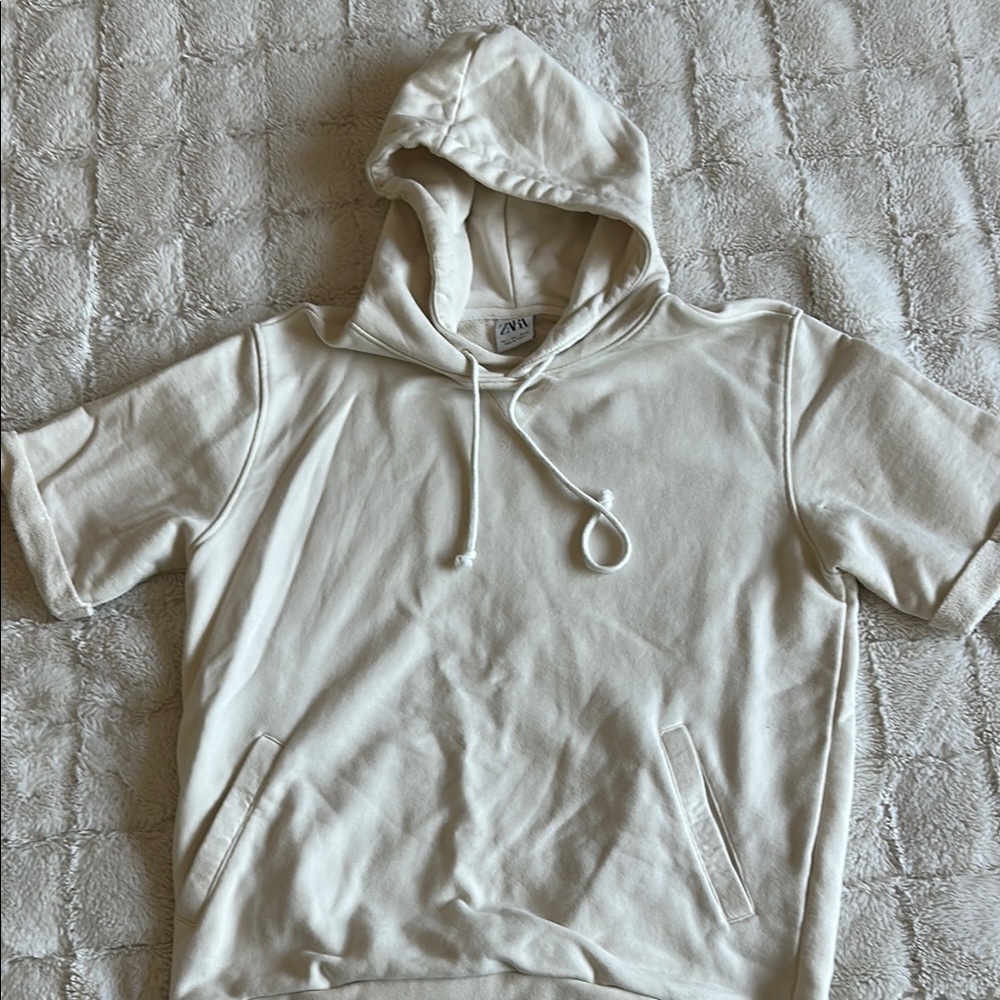Zara Off-White Short Sleeve Hoodie